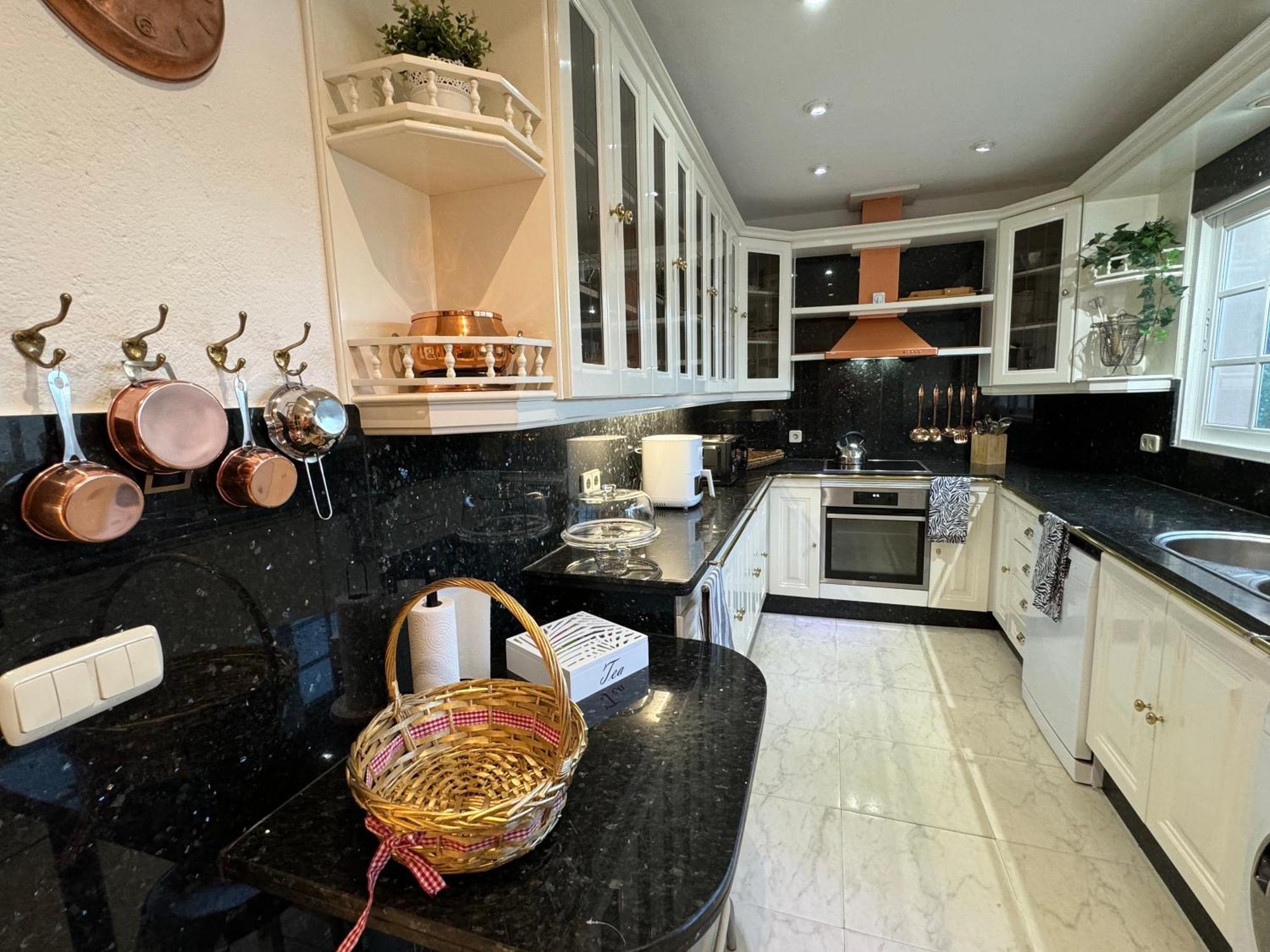 Villa Casacara Marbella Beachside Costabella -Spain Ngoại thất bức ảnh